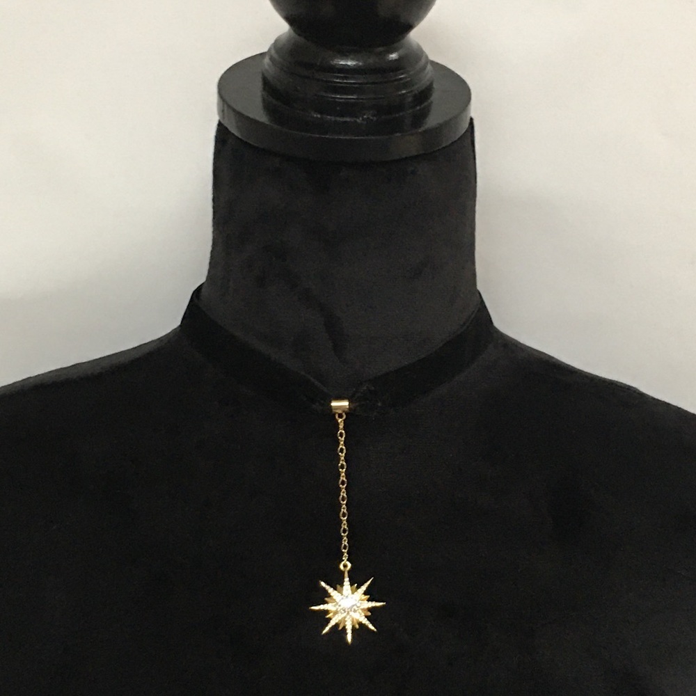 **SOLD**Vince Camuto Necklace/Choker*SOLD**